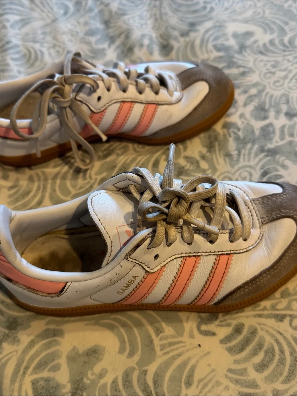 adidas girls White and Pink Low-Top samba Sneakers size 13